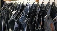 Ilustrasi celana jeans (Reuters)