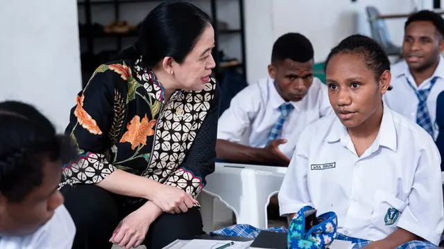 Puan Kunjungi Sekolah Bagi Anak Papua Pedalaman, Dengarkan Harapan Bisa Kembali Bangun Daerah