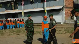Citizen6, Sukabumi: Kegiatan Pendidikan Pendahuluan Bela Negara bagi para santri diikuti oleh 302 santri perwakilan dari berbagai Pesantren di Kota Sukabumi, akan berlangsung selama empat hari mulai 13 hingga 16 Juli. (Pengirim: Pendam3)