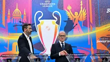 Ini bakal menjadi momen penting bagi Los Blancos untuk membalas kekalahan yang mereka alami sebelumnya di fase penyisihan. Tampak dalam foto, Wakil Sekretaris Jenderal UEFA, Giorgio Marchetti (kanan) berbicara kepada hadirin di samping mantan pemain sepak bola Prancis dan duta UEFA Liga Champions, Robert Pires yang mengambil mangkuk undian selama pengundian babak play-off fase gugur Liga Champions UEFA 2025-2026 di House of European Football, Nyon, Swiss pada 30 Januari 2026. (Harold CUNNINGHAM/AFP)