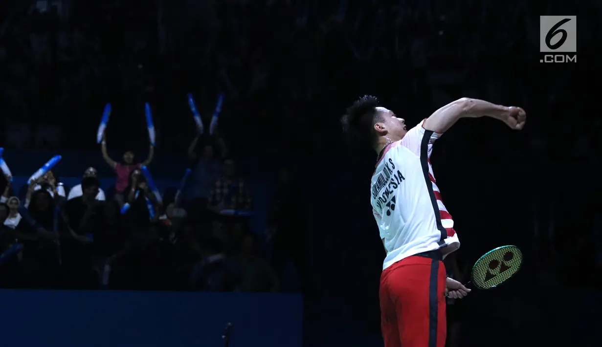 Ganda putra Indonesia, Kevin Sanjaya Sukomuljo merayakan kemenangan atas Takuto Inoue/Yuki Kaneko (Jepang) di Final Indonesia Open 2018, Istora GBK, Jakarta, Minggu (8/7). Kevin/Marcus unggul 21-13, 21-16. (Liputan6.com/Helmi Fithriansyah)