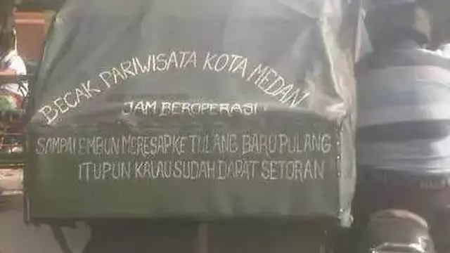 8 Potret Absurd Tulisan di Becak Ini Bikin Orang Geleng Kepala