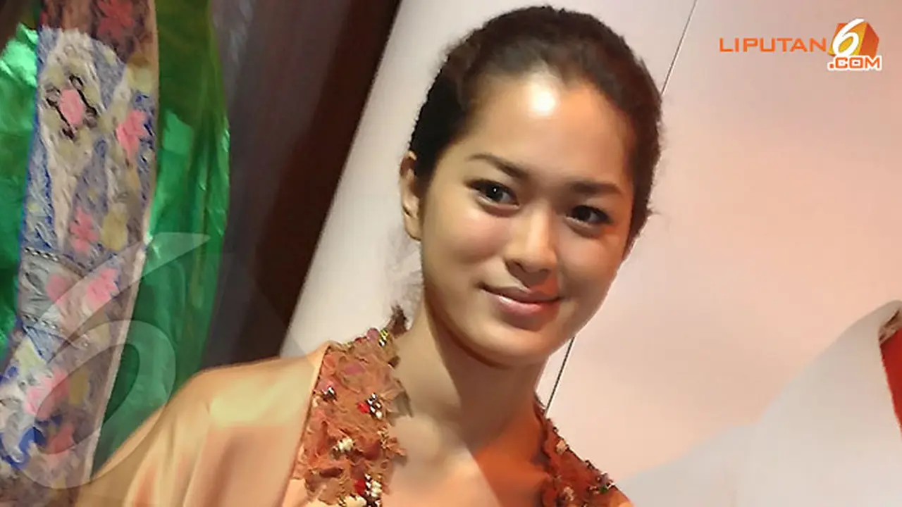 prisia-nasution-kebaya-130521b.jpg