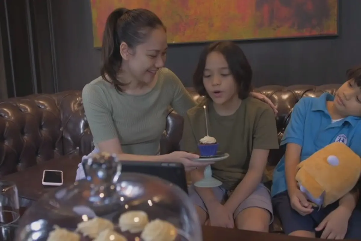 7 Potret Bunga Citra Lestari dalam Ulang Tahun Noah Ke-10