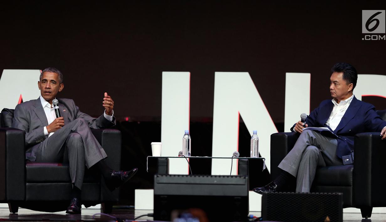 Presiden AS ke-44, Barack Obama memberikan pemarapannya dalam acara 4th Congress of Indonesian Diaspora di Kota Kasablanka, Jakarta, Sabtu (1/7). Kongres Diaspora Indonesia dihadiri 9.000 orang dari 55 negara seluruh dunia. (Liputan6.com/Johan Tallo)