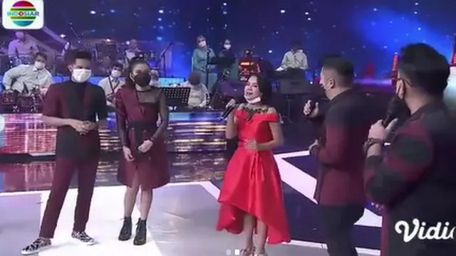 Nyanyi Lagu Kejora, Ini 6 Potret Cimoy di Acara Semarak Indosiar yang Curi Perhatian