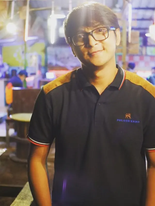 6 Potret Terbaru Reiner Manopo, Aktor Sinema yang Masih Single di Usia 33 Tahun