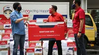 Telkomsel memberikan donasi kepada masyarakat dan tenaga kesehatan yang terdampak Covid-19 (Foto: Telkomsel)