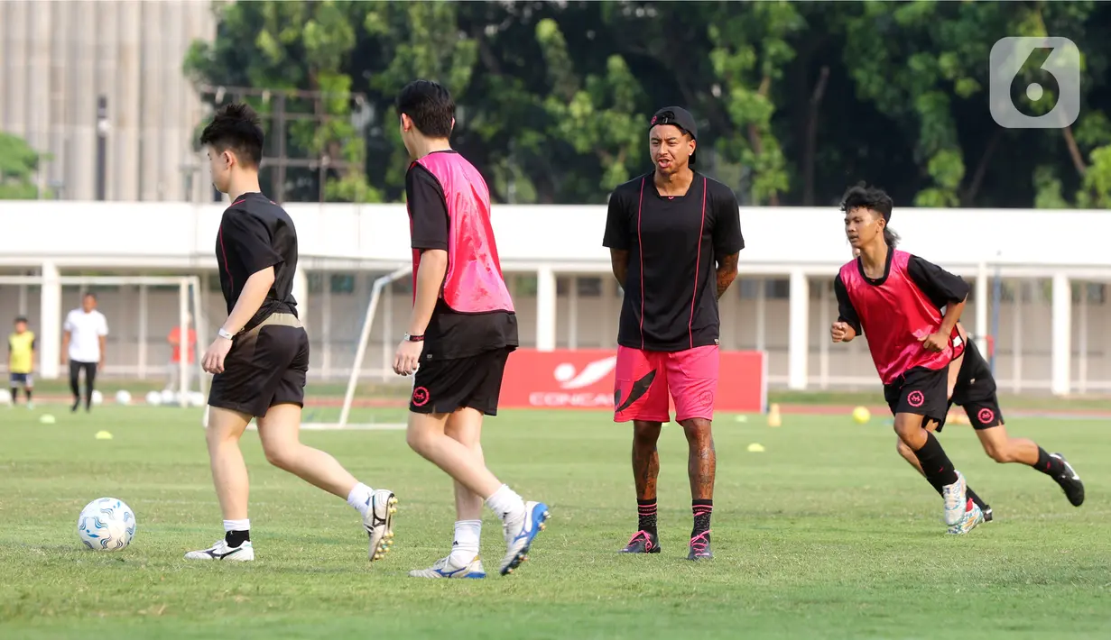 Jesse Lingard datang menyapa penggemarnya di Indonesia. Dalam beberapa hari terakhir, Lingard kerap menggelar berbagai acara bekerja sama dengan salah satu brand olahraga lokal. (Bola.com/M. Iqbal Ichsan)
