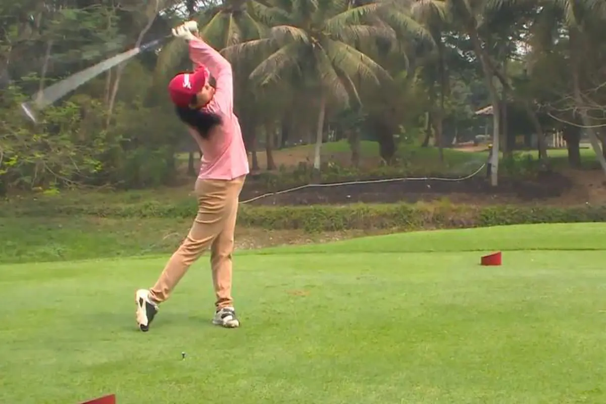 Aria, Atlet Golf Penyandang Tunanetra Petama di Indonesia