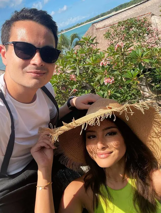 Usai menikah pasangan romantis ini langsung liburan berdua menikmati quality time.