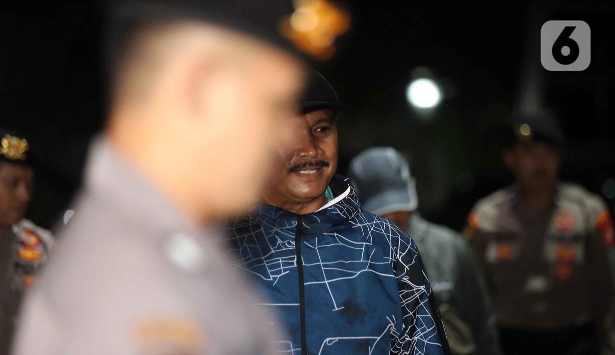 Wali Kota Madiun, Maidi saat tiba di Gedung Merah Putih Komisi Pemberantasan Komisi Pemberantasan Korupsi (KPK), Jakarta, Senin (19/1/2026). Wali Kota Madiun, Maidi, terjaring Operasi Tangkap Tangan (OTT) Komisi Pemberantasan Korupsi (KPK) pada Senin 19 Januari 2026. (Liputan6.com/Helmi Fithriansyah)