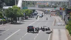 Ahmad Muhazan alias Azan (26 tahun), pelaku teror dan bom di Jalan MH Thamrin, Jakarta Pusat, akan dimakamkan secara terpisah dari pemakaman umum di Kabupaten Indramayu, Jawa Barat.