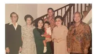 Presiden Prabowo Subianto mengunggah momen kebersamaannya bersama Titiek Soeharto, mertuanya yang juga Presiden ke-2 RI Soeharto, hingga ayahnya Soemitro Djojohadikoesoemo. (Foto: Instagram Prabowo)