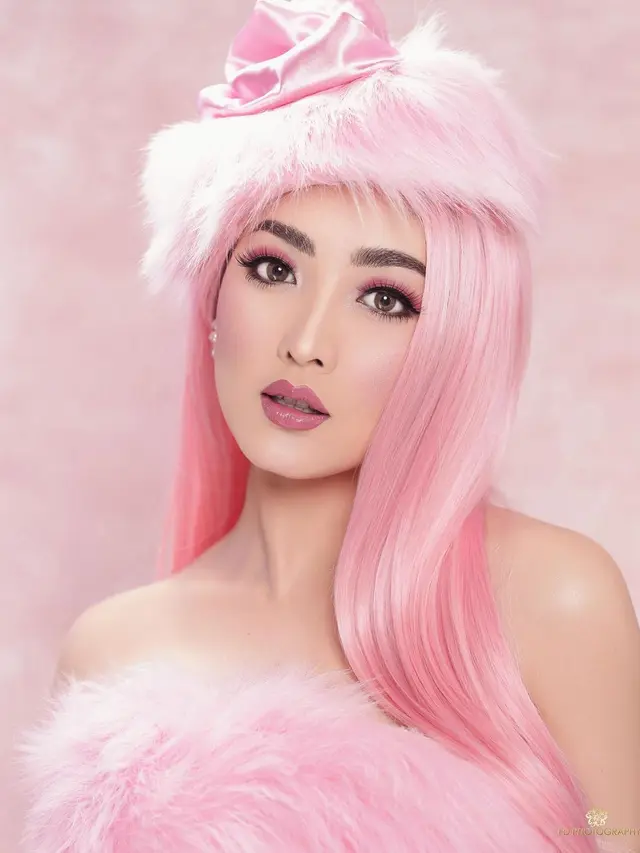 8 Pesona Natasha Wilona dalam Pemotretan Serba Pink, Bak Barbie