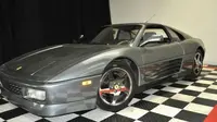 Ferrari 348 Bekas Gitaris Van Halen Tak Laku di Lapak Online 