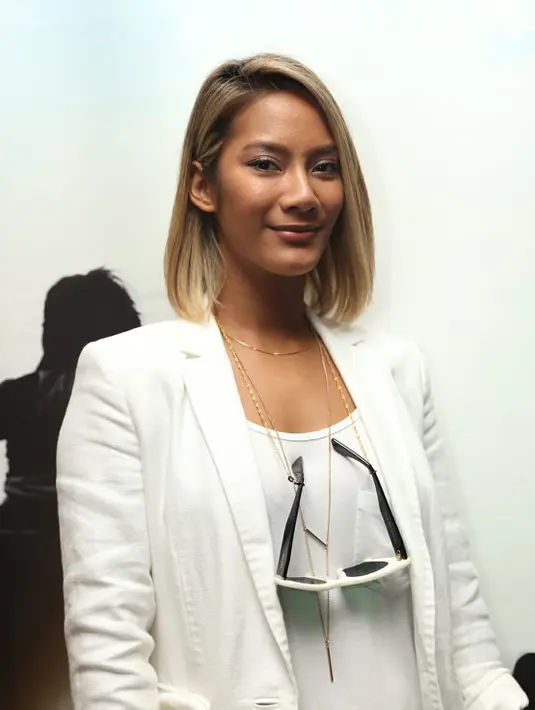 Tara Basro saat peluncuran trailer film '3 Srikandi' di Plaza Indonesia, Jakarta Pusat, Senin (18/4/2016) mengungkapkan hal paling berkesan saat menjalani syuting. (Andy Masela/Bintang.com)