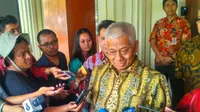 Komisioner Kompolnas Bekto Suprapto menyambangi Kemenkopolhukam, Jumat (14/6/2019). (Liputan6.com/ Nanda Perdana Putra)