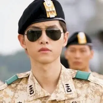 Siapa yang menyangka jika Song Joong Ki ingin menjadi sosok seperti karakter yang ia mainkan di Descendants of the Sun. 