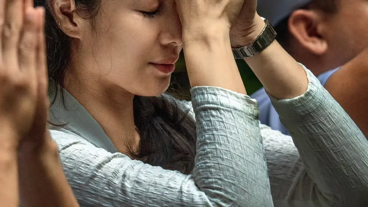 Outfit Dian Sastrowardoyo Liburan di Ubud, Bali. [@therealdisastr]