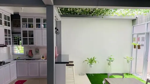 Ruang Makan Semi Outdoor Minimalis