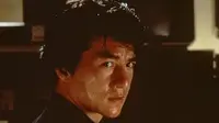 Jackie Chan ultah ke-70, Minggu (7/4/2024). Aktor Drunken Master 2 ini telah membintangi 142 film dan serial. Ada 8 proyek layar lebarnya yang siap tayang. (Foto: Dok. Paragon Films Ltd./ IMDb)