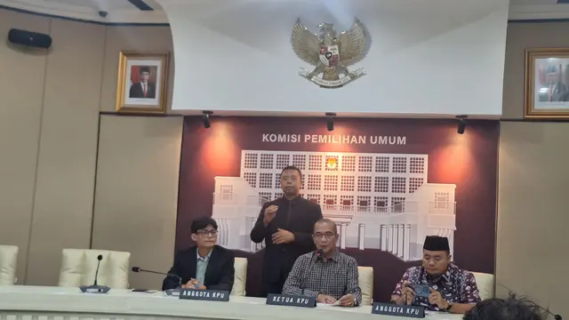 Komisi Pemilihan Umum (KPU) menggelar konferensi pers jelang debat terakhir Pilpres 2024.
