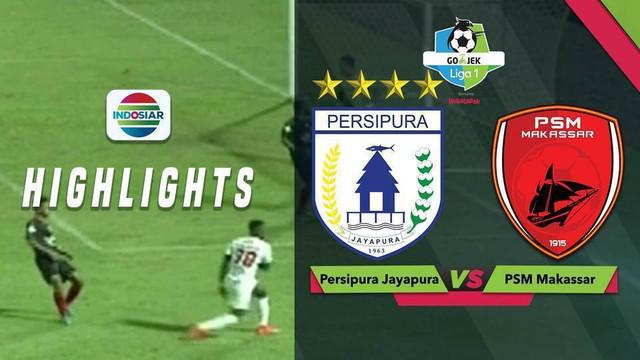 Rizky Pellu memiliki peluang mencetak gol, namun bola masih melenceng ke arah tiang gawang.