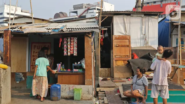 Potret Kehidupan Warga Kampung Kumuh Ibu Kota