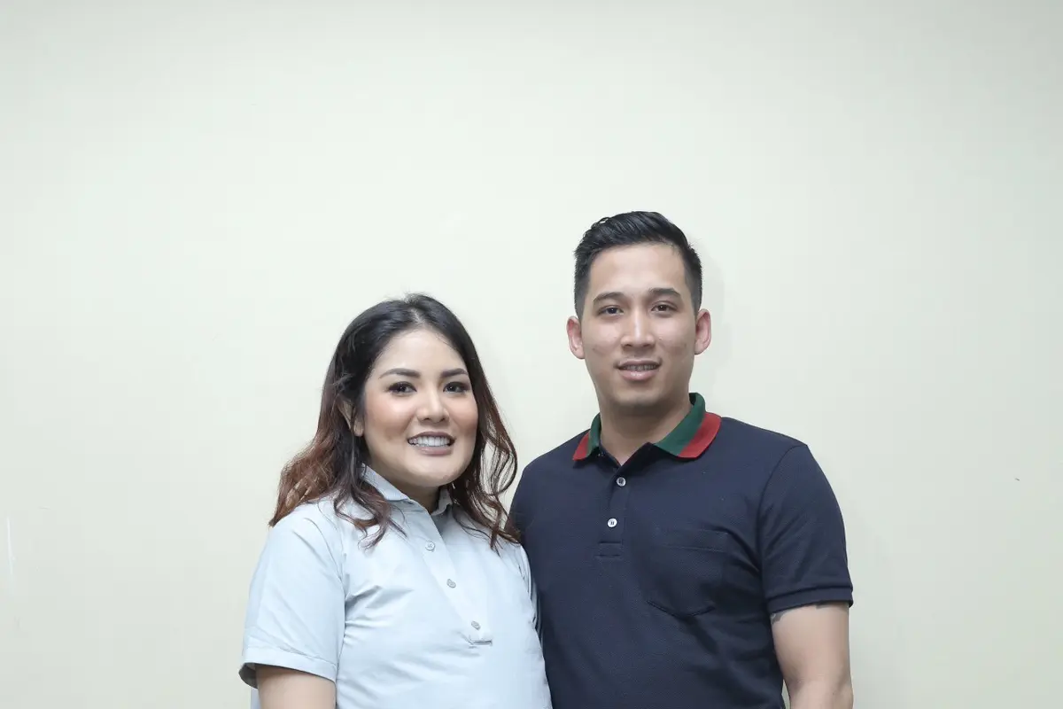 [Bintang] Nindy dan suami