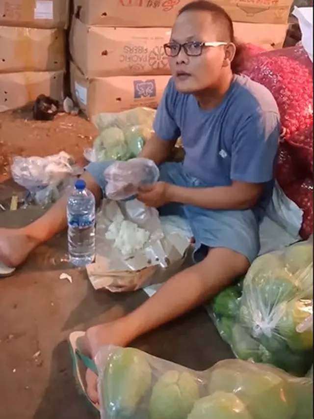 Pedagang Bawang di Pasar Viral Disebut Punya Wajah Mirip Sule, Ini 6 Potretnya