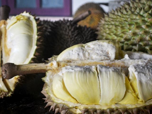 Hikayat Mbah Kromo Dan Durian Berkaki Tiga Di Banyumas