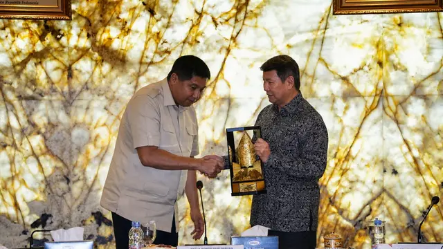Menteri Perumahan dan Kawasan Permukiman (PKP) Maruarar Sirait bersama Ketua Satgas Perumahan Hashim Djojohadikusumo. Dok PKP