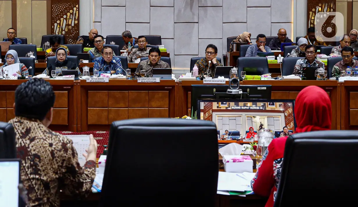 Rapat kerja tersebut membahas potensi defisit Dana Jaminan Sosial (DJS) Kesehatan tahun 2025. (Liputan6.com/Angga Yuniar)