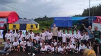 Patriots Group bekerja sama dengan PSSI Jatim mengadakan acara bertajuk Football for Hope. (Liputan6.com/ Dewi Divianta)