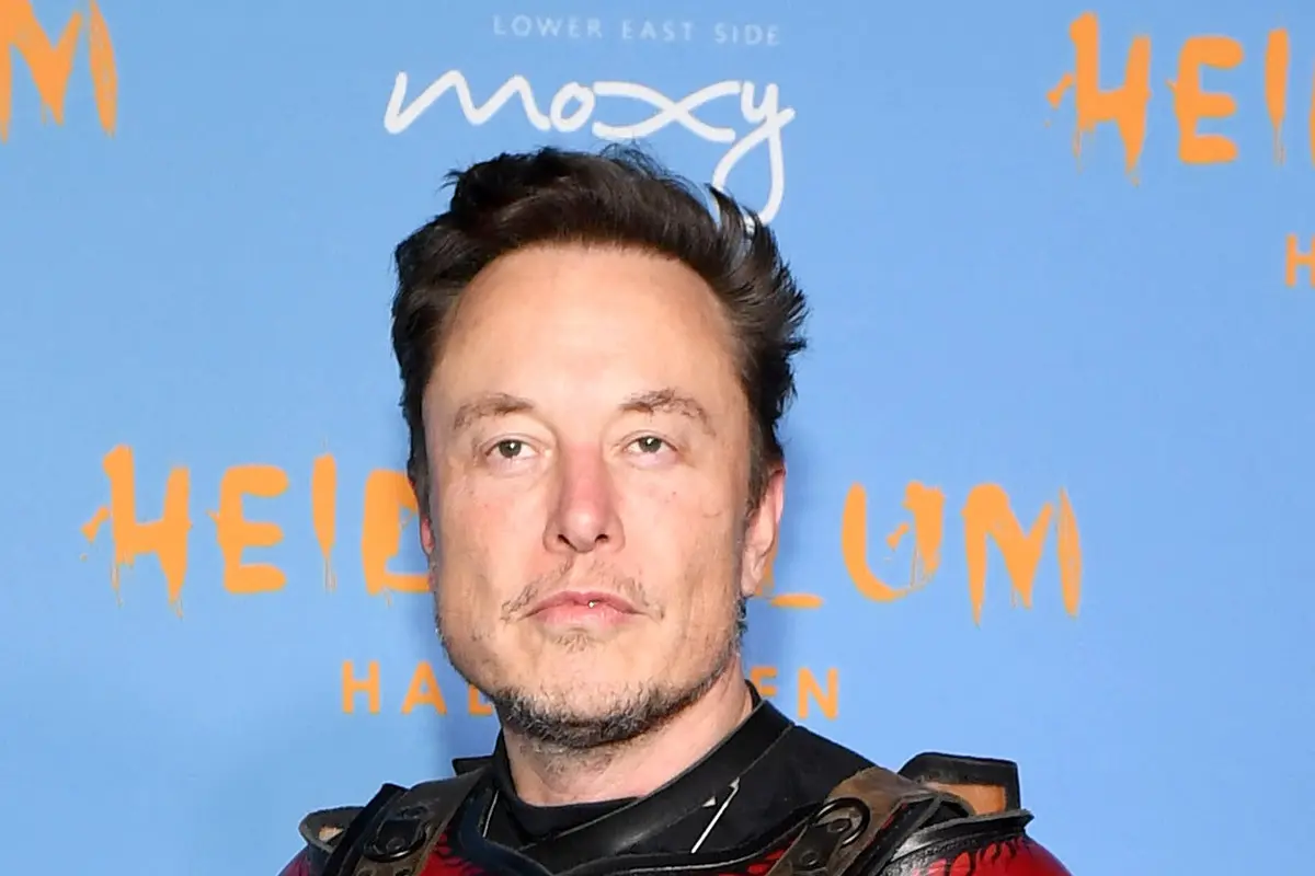 Gaya Elon Musk di Pesta Halloween, Pakai Kostum Seharga Ratusan Juta Rupiah