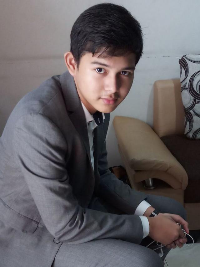 Potret Ganteng Ahmad Titan At Tariq