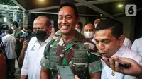 Panglima TNI Jenderal TNI Andika Perkasa usai menyambangi rumah dinas Ketua DPD RI AA LaNyalla Mahmud Mattaliti di Kuningan, Jakarta Selatan, Rabu (24/11/2021). Pertemuan berlangsung tertutup, Panglima TNI dalam beberapa hari ini melakukan kunjungan ke berbagai tempat.(Liputan6.com/Johan Tallo)