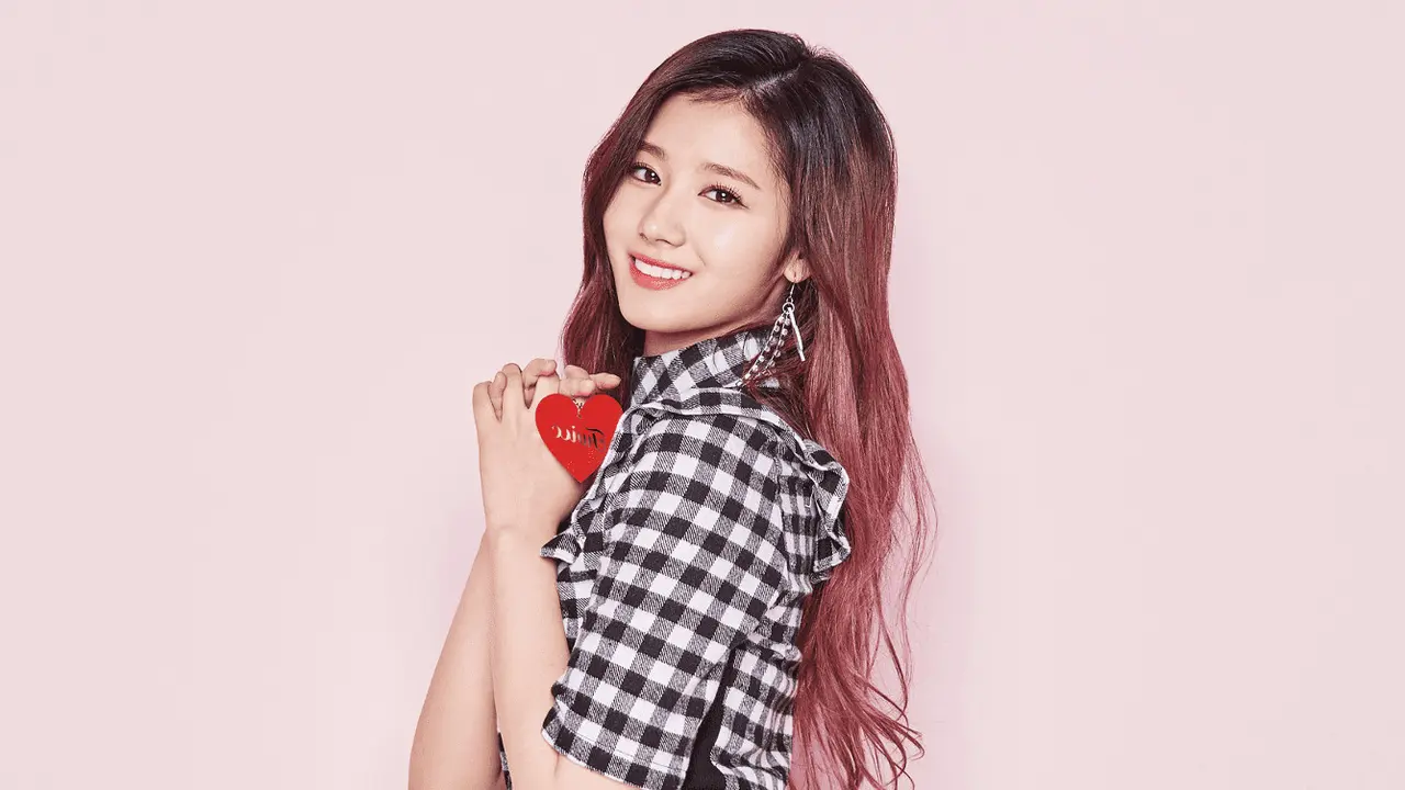 [Bintang] Populer di Jepang, Ini Reaksi Sana dan Momo TWICE