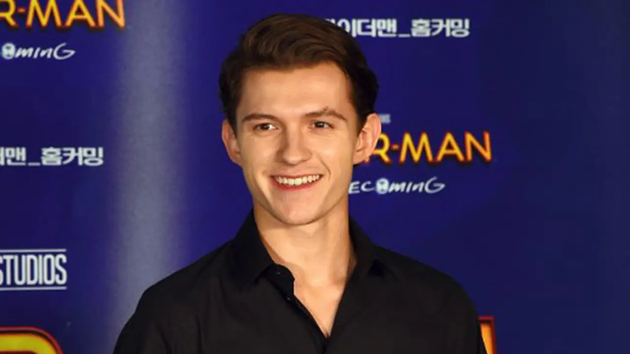 [Bintang] Tom Holland