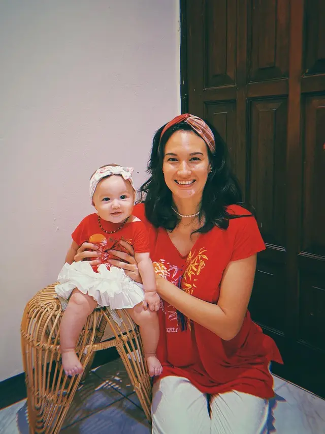Nadine Chandrawinata bersama anaknya (Instagram/nadinelist)