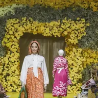 Basundari: Kala di Wedari, kolaborasi apik Batik Trusmi dan Ayu Dyah Andari suguhkan koleksi Batik Mega Mendung yang elegan. (Dok/ Tim Muara Bagdja).