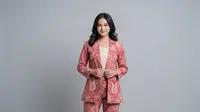 12 Model Baju Batik Blazer Wanita Terbaru Warna Pastel, Tampil Rapi dan Elegan