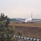 Pesawat Batik Air tergelincir di Bandara Adi Sucipto Yogyakarta (Fathi Mahmud/Liputan6.com)