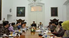 Adanya rencana Presiden Joko Widodo atau Jokowi akan pindah kantor ke Istana Bogor, Jawa Barat, menuai pro dan kontra dari masyarakat Kota Bogor. 