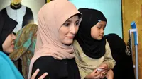 Cerita Seru Inneke Koesherawati Ajari Dua Anaknya Berpuasa