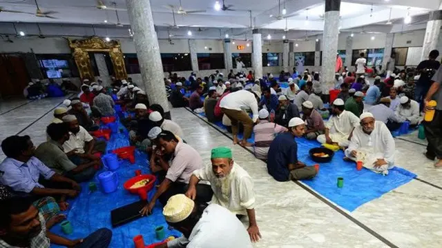 Buka Puasa bersama di Bangladesh