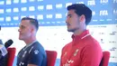 Laga melawan Saint Kitts and Nevis juga menjadi momen kembalinya Elkan Baggott. Tampak dalam foto, pelatih Timnas Indonesia, John Herdman (kiri) bersama Elkan Baggott saat memberi keterangan sebelum laga melawan Saint Kitts and Nevis pada ajang FIFA Series 2026 di Media Center Stadion Utama Gelora Bung Karno (SUGBK), Jakarta, Kamis (26/3/2026). (Bola.com/M Iqbal Ichsan)