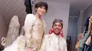 Pada hari pernikahannya nanti, pasangan  Sheza Idris dan Surya Ibrahim akan menyebar 500 undangan. Calon suami Surya ibrahim itu juga akan mengundang mantannya. (Deki Prayoga/Bintang.com)