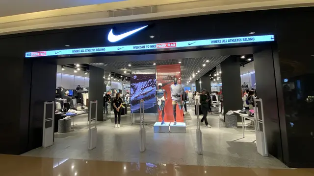 Nike Pacific Place Jadi Store Terbesar Se-Indonesia. [Anisha/Fimela]